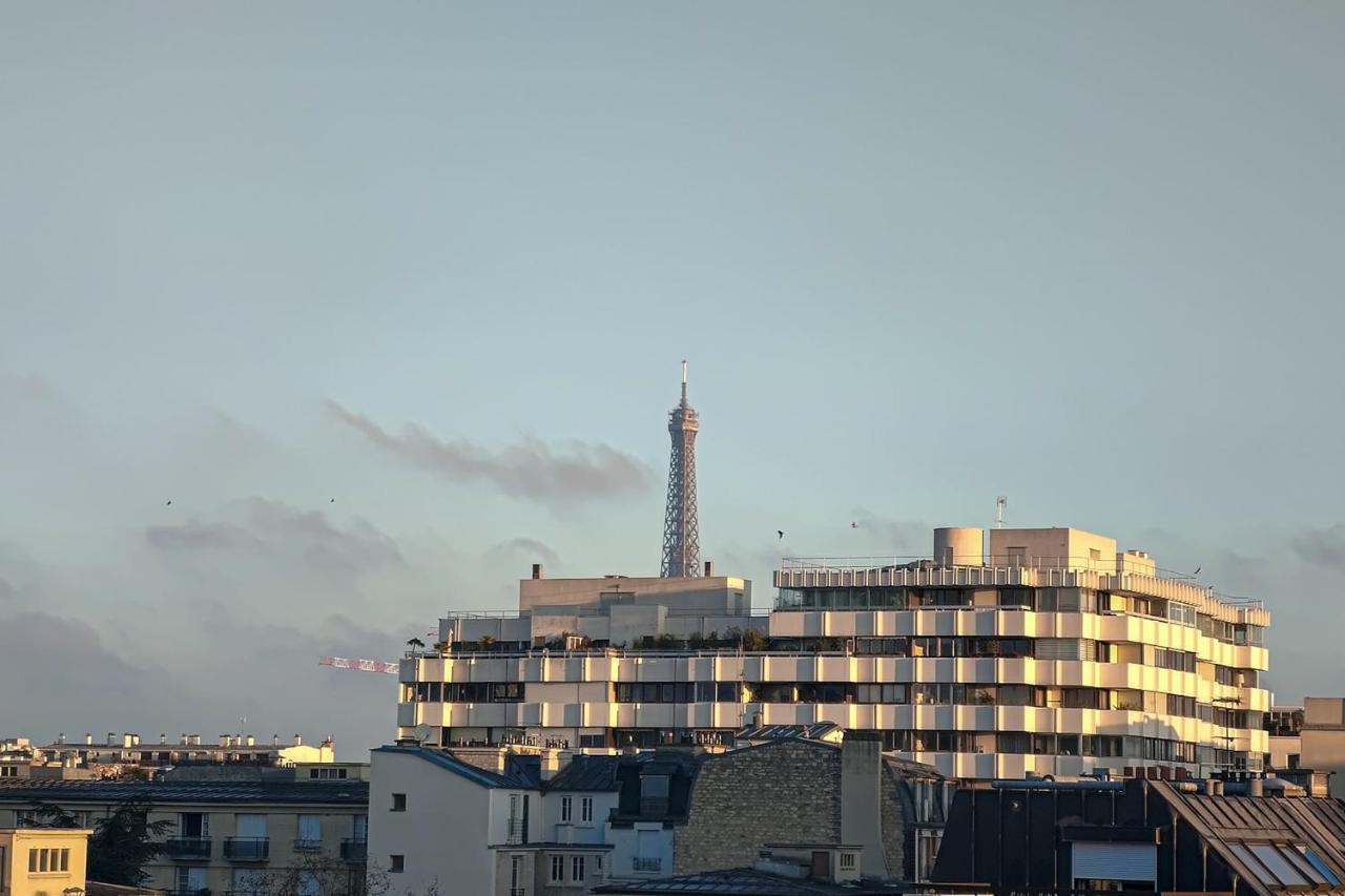 Beautiful And Bright Appt With Eiffel Tower View Apartment Paris Exterior photo